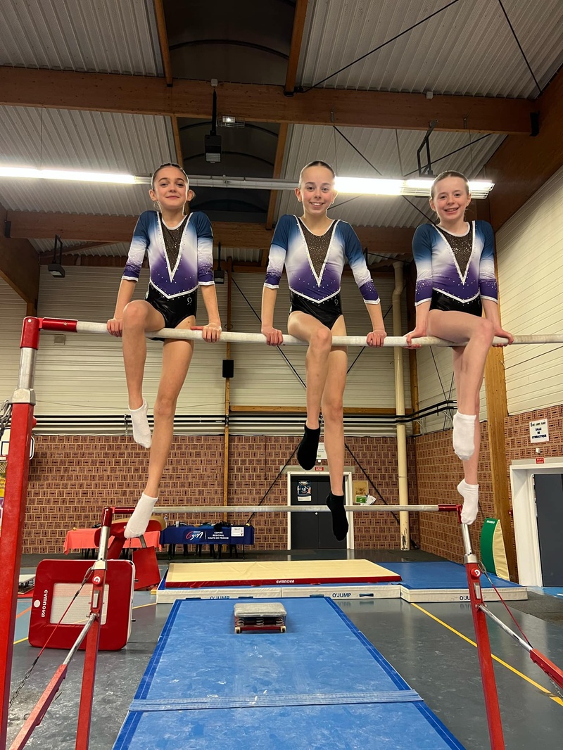 L’équipe 12/15 ans composée de Giulia DA SILVA, Anaé BOUCKAERT, Elsa BEHAEGHE L’équipe 12/15 ans composée de Giulia DA SILVA, Anaé BOUCKAERT, Elsa BEHAEGHE