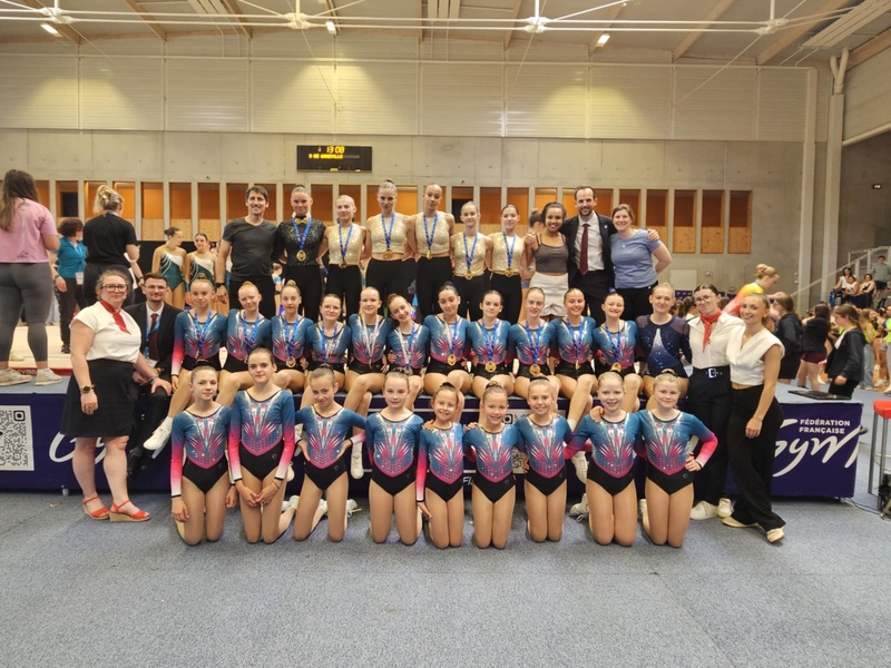 6 médailles d'or lors championnats de France de Gymnastique Aérobic